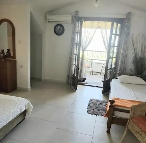 Διαμέρισμα Thea 3