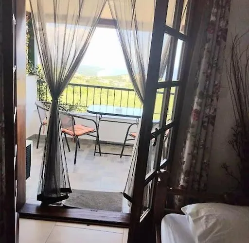 Διαμέρισμα Thea 3